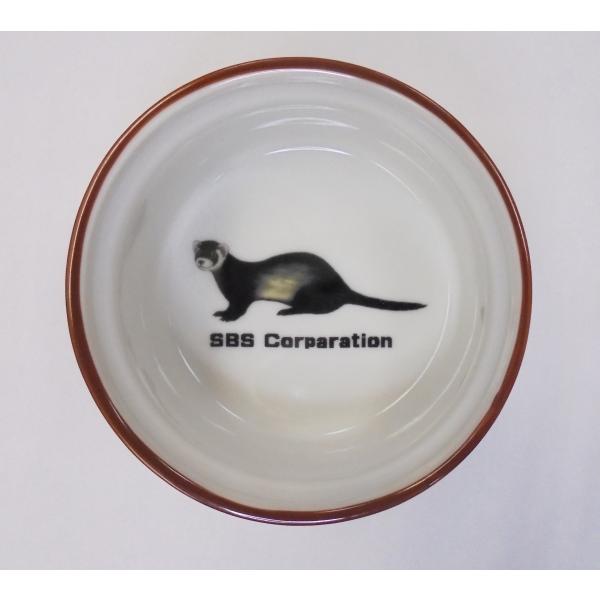 サイズ：直径9ｃｍ、高さ5ｃｍフェレットのイラストが描かれた可愛い食器です。陶器製なので熱消毒も可能。エサ皿としてお使いください。