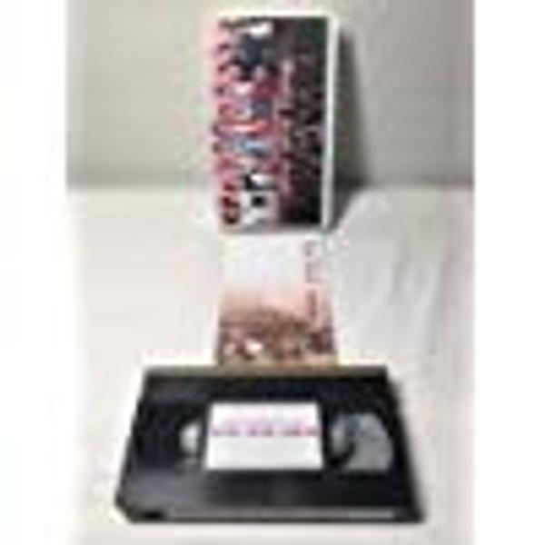 花の道 夢の道 永遠の道 歌劇「花の道より」400回記念チャリティ・スペシャル ビデオ: 商品のタイトル【中古品】(中古品)＝使用済み中古品です。画像の商品はサンプル画像です。実際に届く商品と異なりますのでご了承下さいませ。※中古品のため、...