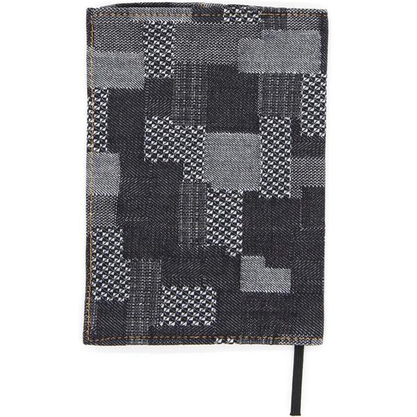 コシのある丈夫な「倉敷帆布」を使用!文庫サイズの「ブックカバー」です。使い込む程に手になじむ帆布の風合いを楽しめます。横幅10.6×高さ15×厚み2.5cmまでの文庫本に対応しています。背幅に合わせて、折り返しを調節できます。普段使いや、本...