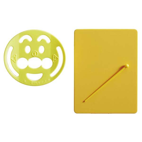 みんなだいすき「アンパンマン」♪お弁当に大活躍する「のりぬき型」です。海苔をしいて押すだけで簡単にキャラ弁が完成!ごはんにのせればアンパンマン顔に、誰でも手軽に作れます。【サイズ】・のりぬき型=約66×72×15mm・マット=約100×75...