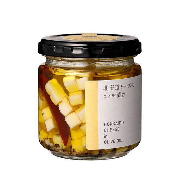 キューブ状にカットした北海道産プロセスチーズをオリーブオイルに漬け込んだ前菜です。ワインやビール、またカリカリにトーストしたバケットに生ハム、プチトマトと一緒にのせて食べるととても美味しいです。※残ったオイルはドレッシングとしてお使いいただ...