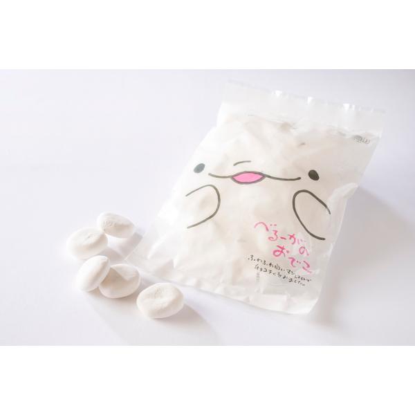 ふわふわの白いベルーガのおでこみたいなマシュマロでチョコレートをくるみました。内容量：160ｇ（個包装紙込み）18個ぐらい