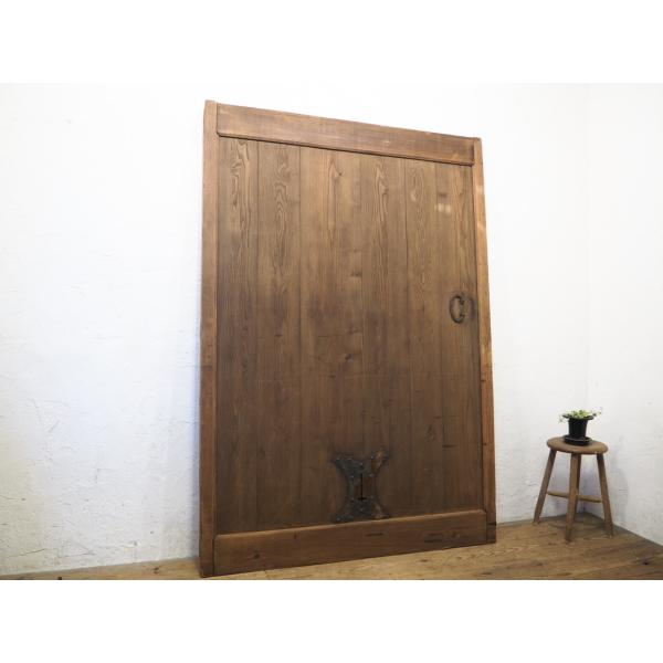 売れ筋介護用品も タ荷x0105 H1cm W131cm アンティーク 栗材の重厚な古い蔵戸 古建具引き戸格子戸古民家再生材料古材無垢板店舗什器n ヤe 下 建具 Labelians Fr