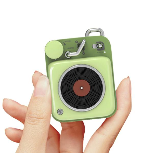 【商品概要】【ポップでキュートな超小型Bluetoothスピーカー BUTTON“ボタン”】MUZEN BUTTONは、ストラップ付きの超コンパクトなBluetoothスピーカーです。手のひらに収まる驚くほど小さな本体からは想像もできない程...