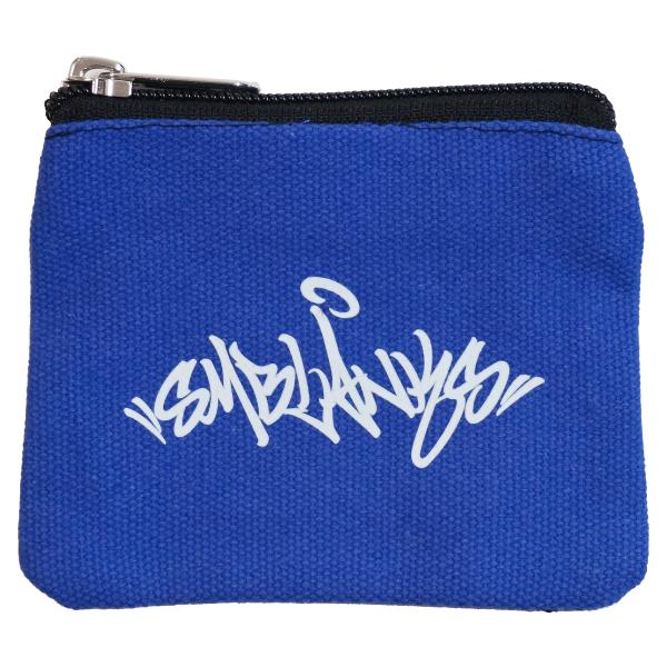 SMBLANKSの小銭入れです。本当に普通のただの小銭入れです。※高品質とは言えませんm(_ _)mスケボーに行くときに財布持って行くには重すぎる場合などにどうぞご利用下さい。ロゴは、カズロックさんに描き下ろして貰ったSMBLANKSグラフ...