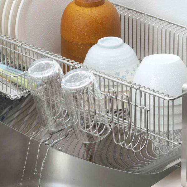 サイズ:約 幅20×奥行6.5×高さ11（cm）素材:18-8ステンレス原産国:日本製●お手持ちの水切りラックに掛けて使えるグラスフックです。●グラス以外にもまな板、ペットボトル、牛乳パックの水切りにも便利に使えます。●サビにくくて丈夫な1...