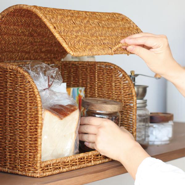 サイズ:約 幅35×奥行21×高さ21（cm）材質:ポリプロピレン、ポリエチレン、アイアン生産国:中国製備考:ハンドメイドの商品ですので、サイズなどには若干の個体差があります。パンやシリアルがすっきりまとまるブレッドケース。水に強いポリプロ...