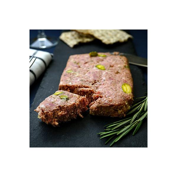 国産豚肉に国産鴨と鶏レバーを混ぜて焼き上げました。ピスタチオを彩りよく混ぜ込み仕上げました。