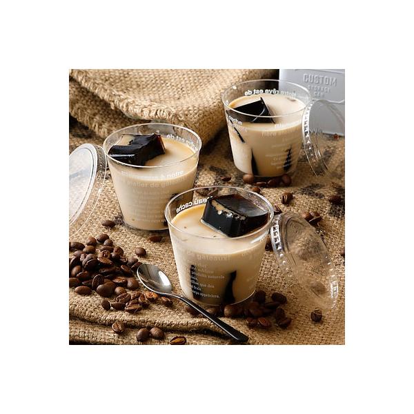 アラビカ種100％使用のコーヒーにきび糖を加えたコーヒーゼリーをミルクゼリーに浮かべました。コーヒーの苦味とまろやかなミルクゼリーの甘味が絶妙です。