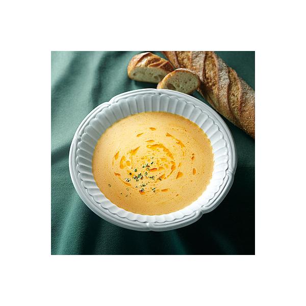 オマールヘッドを炊き出したアメリケーヌソースに香味野菜ペースト、自社輸入のスペイン産有機EXVオリーブ油を加えた味わい深いスープ。