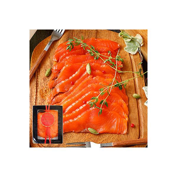 チリ産の良質なサーモントラウトを3〜4日間かけてオリジナルの調味液に漬け込み、9時間以上の長時間乾燥を行うことで旨味を凝縮しました。