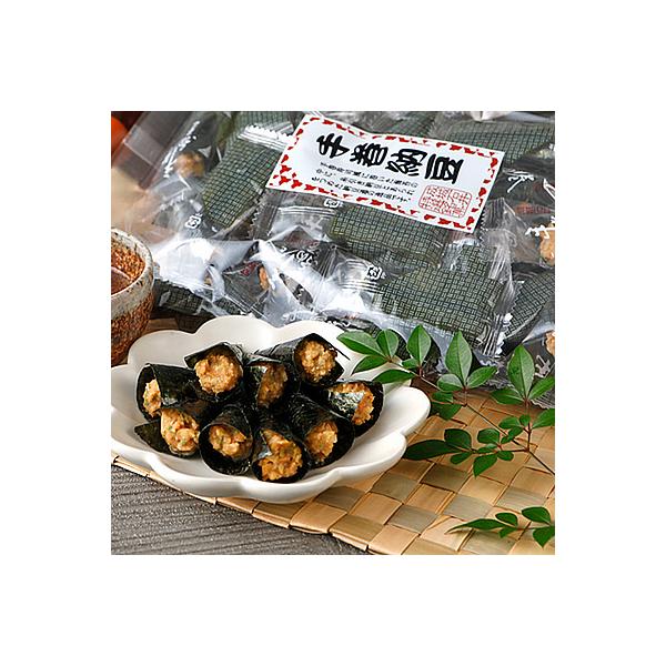 国産の海苔を巻寿司風に形作り、国産大豆を使った乾燥納豆とあられを詰めたおつまみあられです。