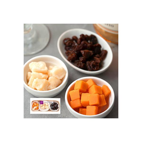 深いコクと香りが楽しめるミモレット、熟成の深い旨味が特徴のパルミジャーノレジャーノとレーズンの組み合わせ。