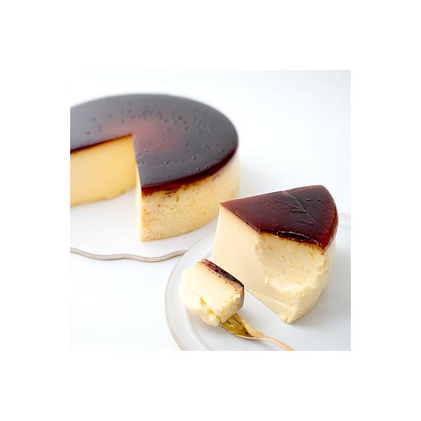 マスカルポーネチーズを使用し、もっちりと濃厚な食感に仕上げました。コクのあるプリン生地にほろ苦いカラメルがアクセント。