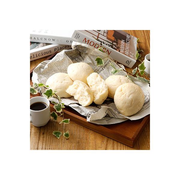 ベーコンやチーズ炒り卵をはさめば手軽な朝食に。シンプルで小麦の香りが活きています。オリジナルのアレンジをお楽しみ下さい。