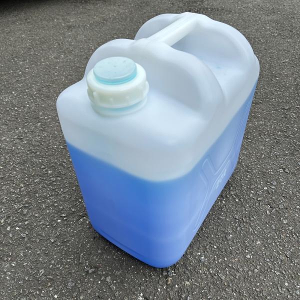 希釈割合本液1：水0 凍結温度約-63℃本液1：水1 凍結温度約-25℃本液1：水2 凍結温度約-12℃冬になって仮設トイレの汲み取りをしようとするとあっ！し尿が凍って汲み取りができない！こんな事が寒冷地では多発します。そこで不凍液の出番で...