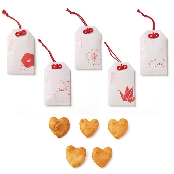 喜ばれる和風のスイーツのプチギフト・福守り（ハートせんべい）1個ハートせんべい5枚(しょうゆ味)入り1個です。パッケージは鶴・松・梅・桜・ひょうたんの5種類アソートです。種類のご指定は出来ません。複数ご注文の場合は、均等にご用意致します。御...