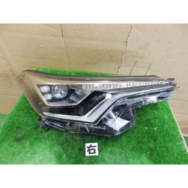 ゆきち C-HR C−HR DAA-ZYX10 右ヘッドライト 2ZR-FXE 10-101 81110-10890