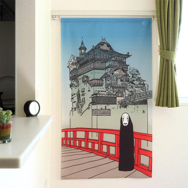 ジブリ　千と千尋の神隠し　タペストリー 名古屋で「千と千尋の神隠し」のタペストリーを国内初展示