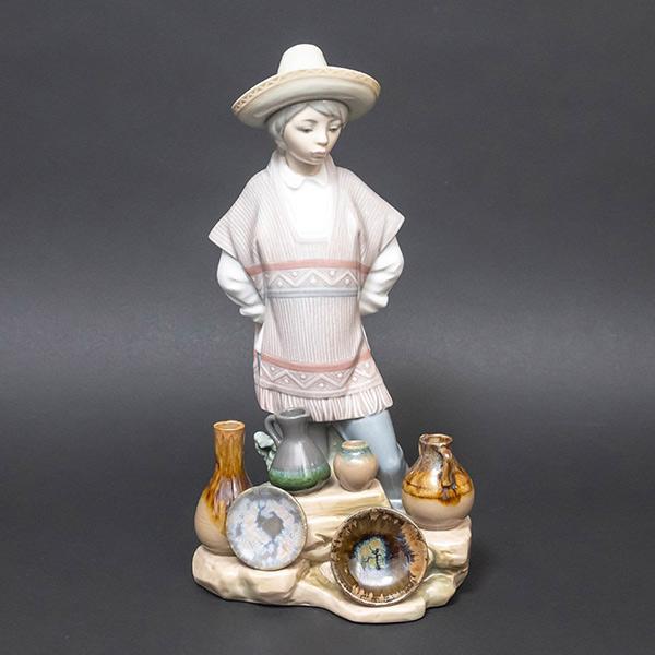 LLADRO（リヤドロ） フィギュリン 『Ceramic Seller（陶器売りの少年