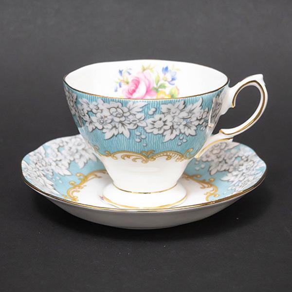 Royal Albert ロイヤル・アルバート エンチャントメント ティーカップ