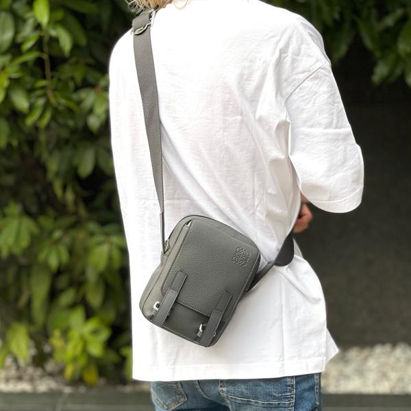 極美品 ロエベ LOEWE ショルダーバッグ ブラック ミリタリー クロス