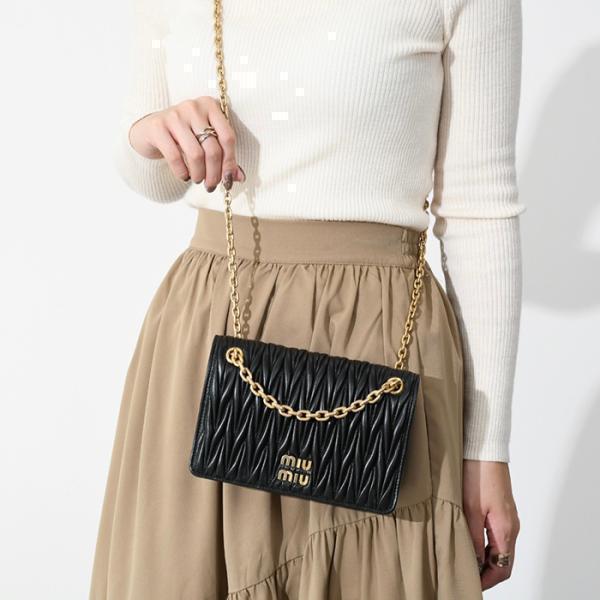 ☆美品・保存袋付☆Miu Miu マテラッセ 2way レザー ミニハンドバッグ miu ミュウミュウ s付ミニハンドバッグ マテラッセ レザー黒 トート