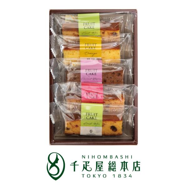 しっとりとした生地に上品な甘さのドライフルーツがちりばめられたフルーツケーキ。ティータイムのおともに最適です。※化粧箱のデザインは今後切り替わります。フルーツミックスオレンジピール、レモンピール、ドライチェリー、ラムレーズン4種類のフルーツ...