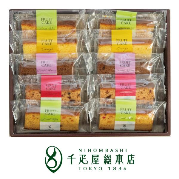 しっとりとした生地に上品な甘さのドライフルーツがちりばめられたフルーツケーキ。ティータイムのおともに最適です。※化粧箱のデザインは今後切り替わります。フルーツミックスオレンジピール、レモンピール、ドライチェリー、ラムレーズン4種類のフルーツ...