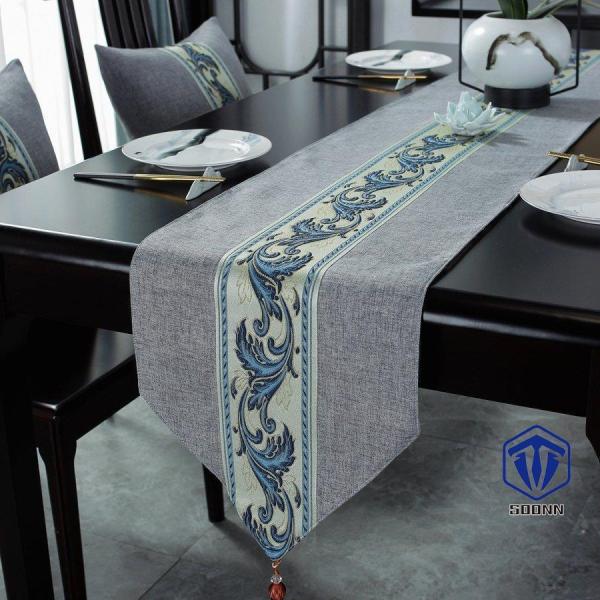 いつもの食卓に華やかな雰囲気をプラスします。【雰囲気】敷くだけでほのかな高級感を出し、存在感がありつつも、部屋のインテリアに見事に調和できます。結婚式、誕生日、パーティーあるいはクリスマスの際に適、イベント感を一気に盛り上げる。【多用途】こ...