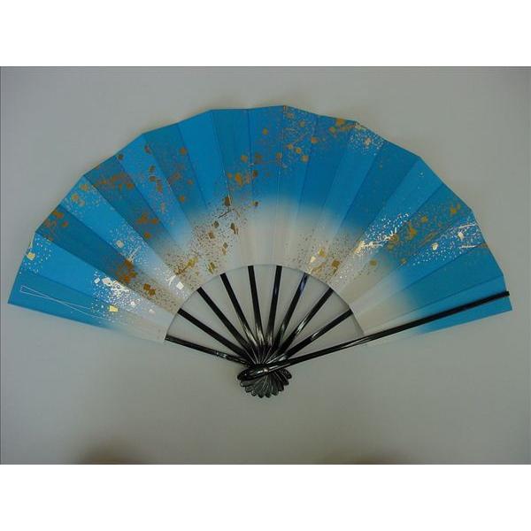 水の流れを金箔でイメージした国産(京都)舞扇子です。長さ/約29cm。広がり/約50cm。扇骨/黒塗。扇面/両面同じ柄。9寸5分標準的なサイズの舞扇子です。日本製（京都）。扇箱等は付いていません。カタログ番号　愛　1206親骨には重さのバラ...
