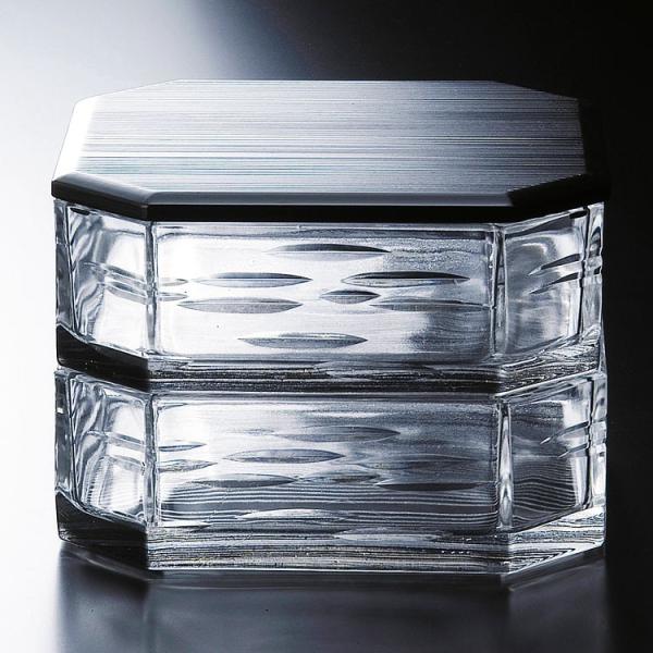  `R id(d)  쌳 َq ʐ^̓C[WłBiȊÔ͕̂ʔłB Mtg I