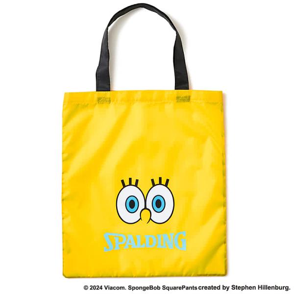 [Release date: July 26, 2024]パッカブルトートバッグ スポンジボブ アイズ イエロー色。バスケもファッションも、スポンジ・ボブのトートで一つ上へ。アメリカの大人気アニメ「スポンジ・ボブ」とスポルディングのコラボレ...