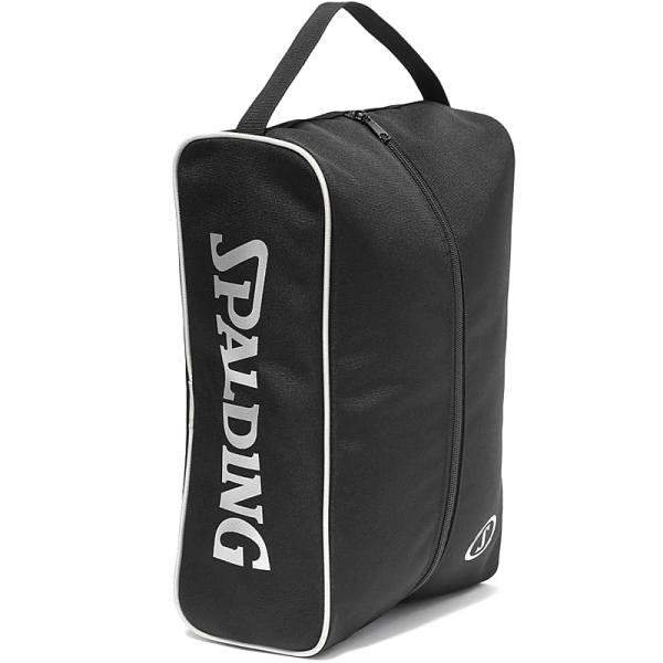 [Release date: July 1, 2025]撥水シューズケース ブラック×シルバー色。パイピングを施し、しっかりとした肉感のある撥水生地を使用したシューズケース。左サイド部分にはSPALDINGロゴ、正面右下にはファストSロゴが...