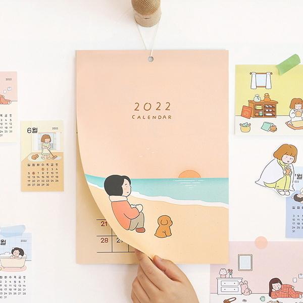 韓国雑貨 デコステッカー付で使いやすい　壁掛けカレンダー（お得な2冊セット）《2022年韓国歴》［ダイアリー］［韓国文房具］［可愛い］［かわいい］