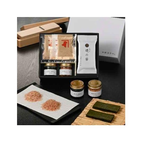 にんべん和膳詰合せ【内容】・にんべん　本枯鰹節 ソフト削り2.5ｇ×2袋　　　　　　本枯鰹節 糸削り 2.5ｇ×1袋・焼鮭ほぐし遠火焙焼 30ｇ×１個　伊勢志摩産 あおさ佃煮 50ｇ×1個・有明海産 磯の誉 味海苔 8切5枚×2袋【サイズ】...