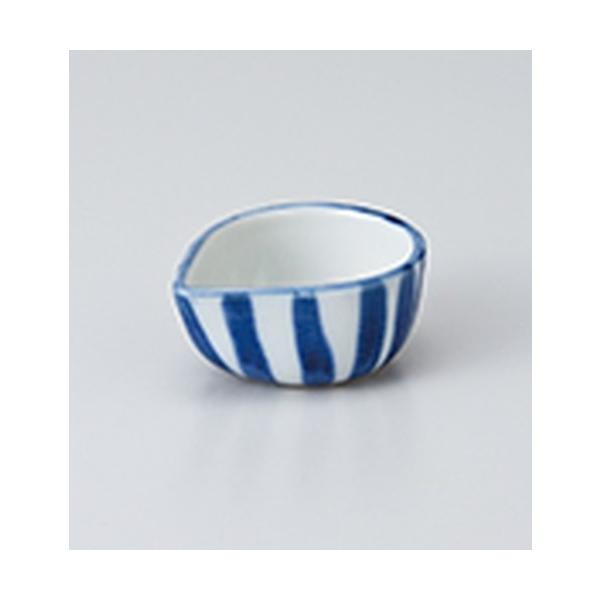  aH / \Ќ~j @:5.5 x 4.5 x 2.5cm