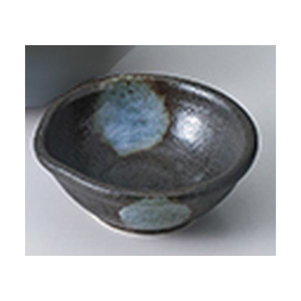 hg aH / Ќ @:8.9 x 8.7 x 3.5cm