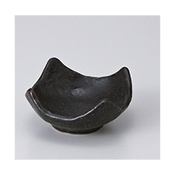 t aH / Vlpt @:8.5 x 8.5 x 4cm