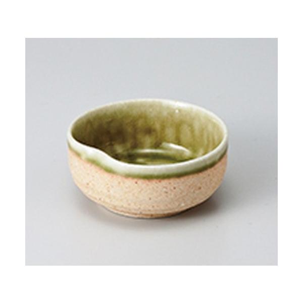 t aH / ꉟF @:8.6 x 4cm