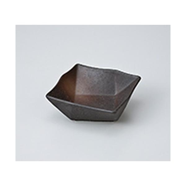 t aH / OIp  @:9.6 x 9.6 x 3.8cm