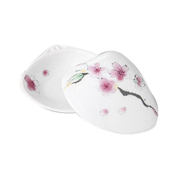 aH  / эGL^@: 7.7 x 6.7 x 3.7cm