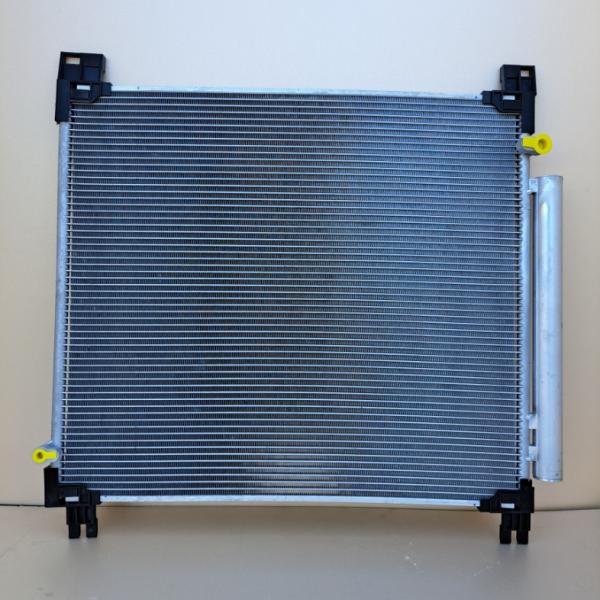 ハイラックス 新品コンデンサー GUN125 即納