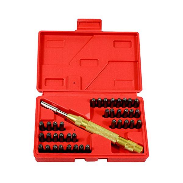 「商品情報」「主な仕様」アルファベットA〜Z、数字0〜9(6，9併用)、&amp;、ピリオド・合計37文字とオートマチックポンチのセットです。専用のボックスで、パーツの紛失を防ぎ、持ち運びも簡単。ハンマー不要で皮革や金属プレート、木材に文字...