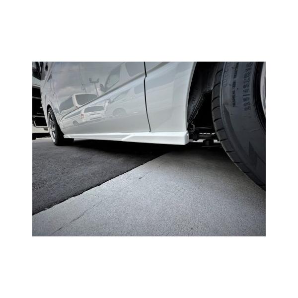 ハイエース200系ナローワイドサイドステップフリッパー全年式対応 楽天市場】ESSEX サイドステップVer.2□カラー：未塗装 FRP製