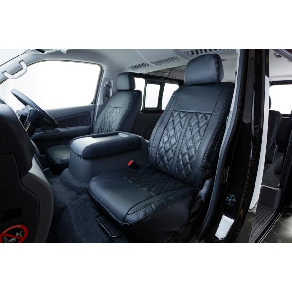 専用設計のため座り心地はまさにオーダーメイド感覚！ダブルステッチのキルティングデザインは見た目にも高級感を増し、 生地にはラグジュアリー本格革調PVCレザーを採用。風合いがよく、強度も強くコストパフォーマンスに優れた仕上がりです。※アーバン...