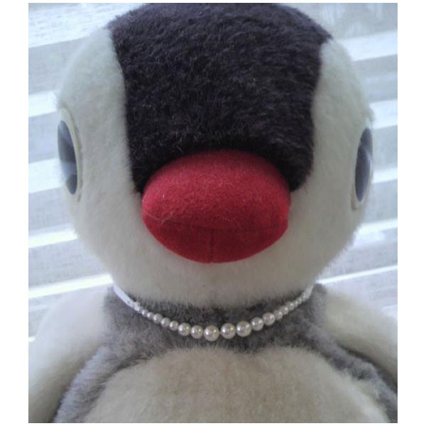 お好みのウェルカムドールやお気に入りのぬいぐるみに、ネックレスをつけて、結婚式仕様におめかししてみませんか？◆サイズ：パール（ビーズ）部分8cm＋リボン片側27cm＝合計62cm※ぬいぐるみが小さい場合は、リボンで調整できます。後ろ側をリボ...