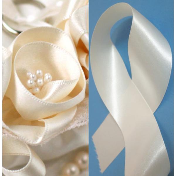 ローズのリングピローのバラ用リボンの練習セット。ちょっとコツがいるリボンで作るローズも、しっかり練習すれば安心です。シャンパンゴールド色のダブルサテンのリボンを手作りキット同様に、3.6センチ×25センチにカットしました。カットが心配…とい...