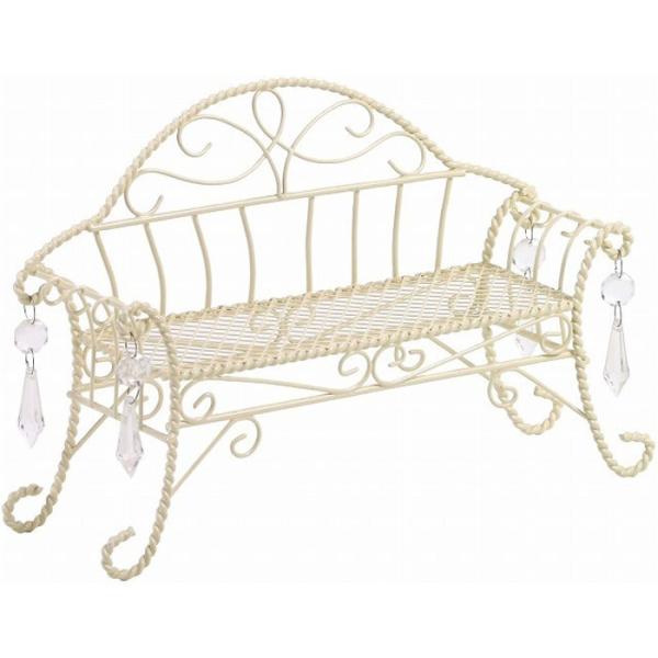 ワイヤーで出来た、エレガントなぬいぐるみ用ベンチです。キラリと光るオーナメントがステキ★ぬいぐるみを座らせて、ウェルカムドール用のチェアに。フラワーアレンジメントのフラワーベースに。リボンをつけて、結婚式のリングピローに。アイデア次第で様々...