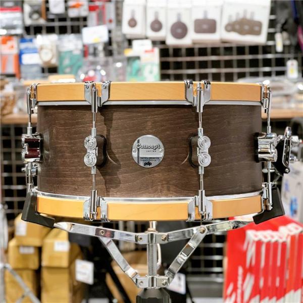 Concept Classic Snare Drum 14"x6.5" Walnut Stain with Natural Hoops